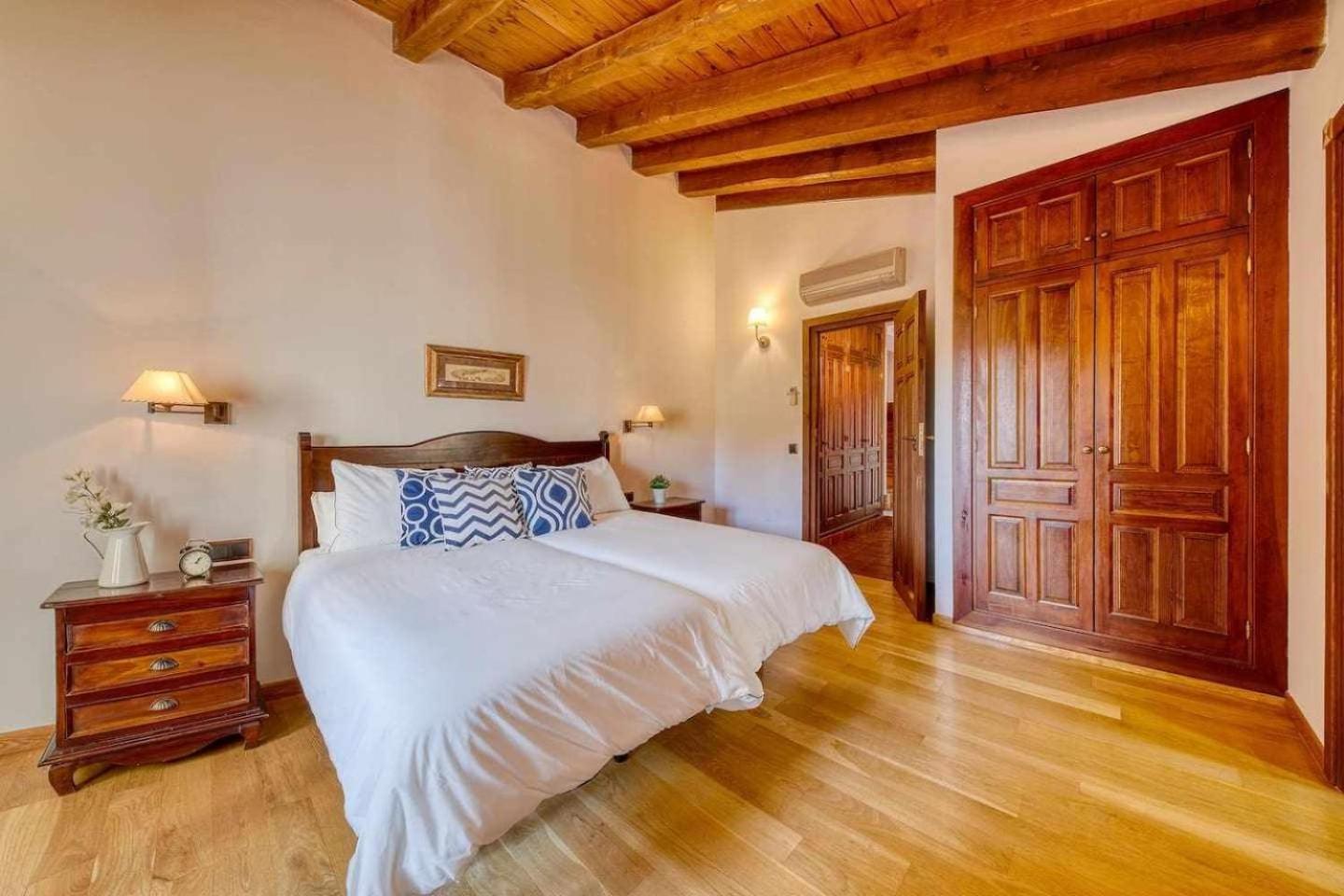 Cuesta Del Reloj Pensionat Piedralaves Exteriör bild