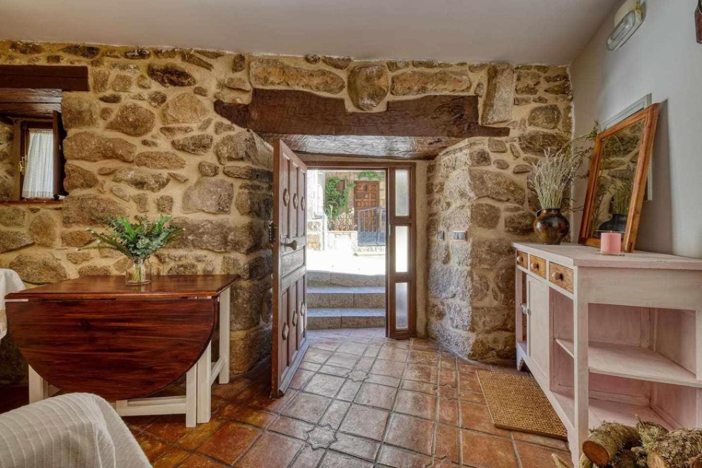 Cuesta Del Reloj Pensionat Piedralaves Exteriör bild